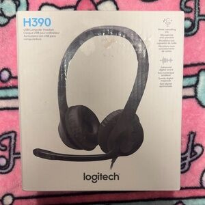NWT Logitech H390 USB Headset - Black